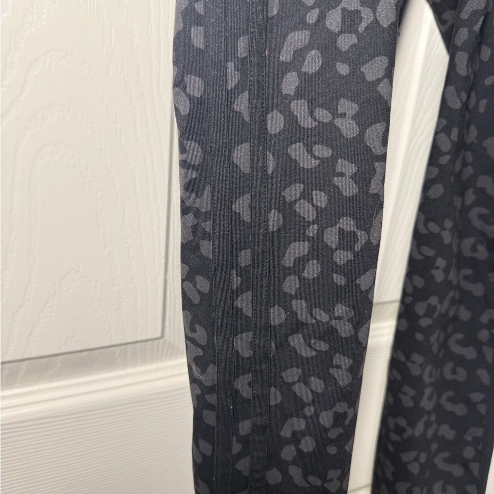 Ryderwear Black Leopard Print Scrunch Butt Leggings Size S High Waisted Gym - Picture 4 of 5